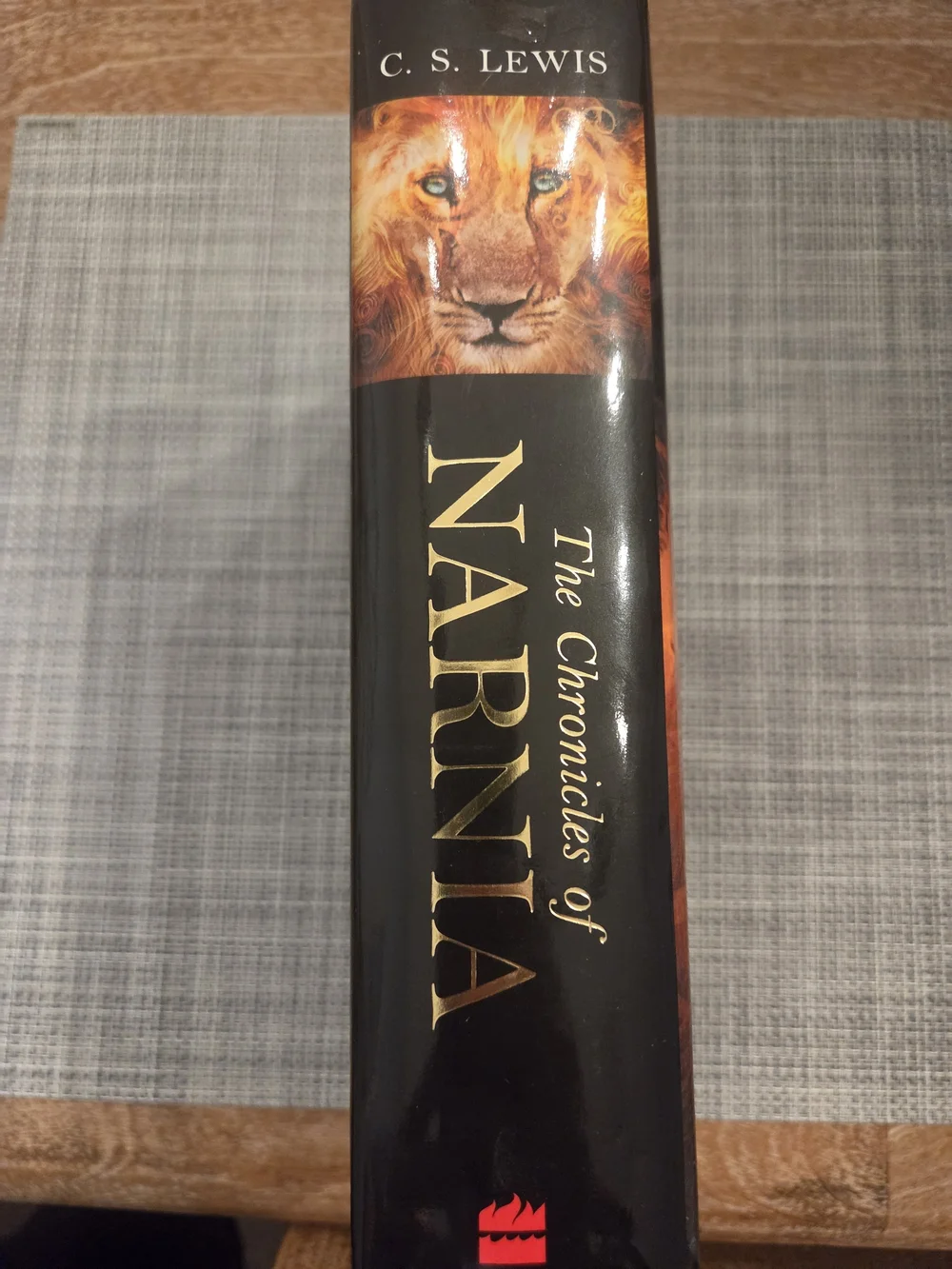 The Chronicles of Narnia by C.S. Lewis - Fiery Lion Cover - Picture 2 of 5